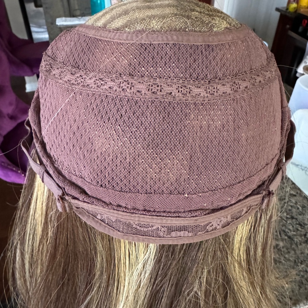 Wigs For Every Woman by Heather Dye – Kendall Wig in Crème Brûlée - Picture 4 of 6